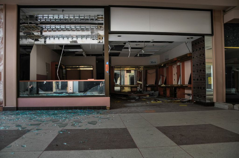 Illustration for article titled This Abandoned Wasteland Was Once America's Largest Mall